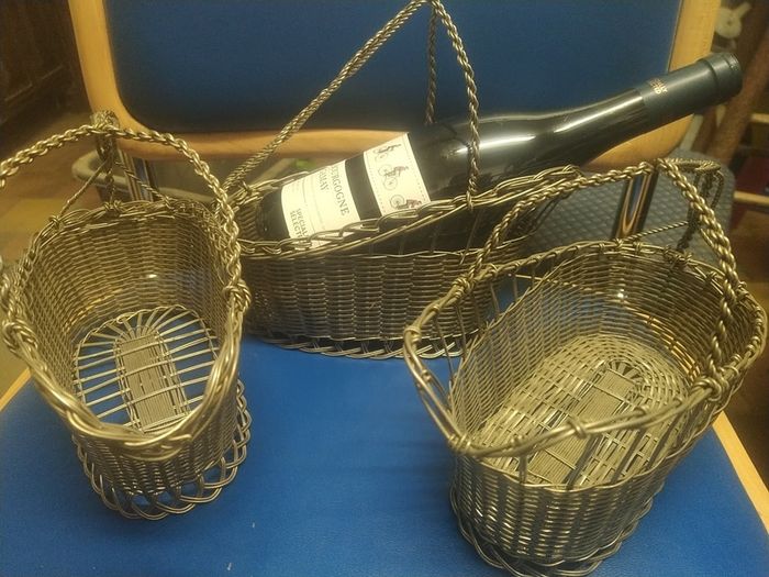 Vintage wire wine holders x3
