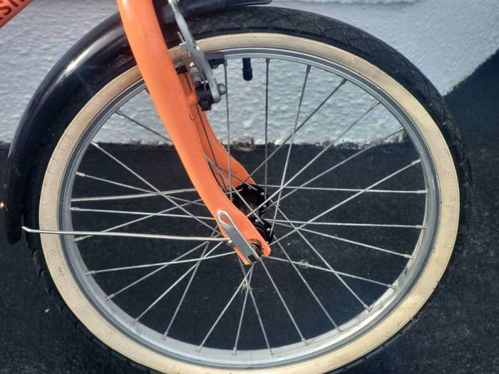 Young girls Riverside bike from decathlon vgc NO OFFERS