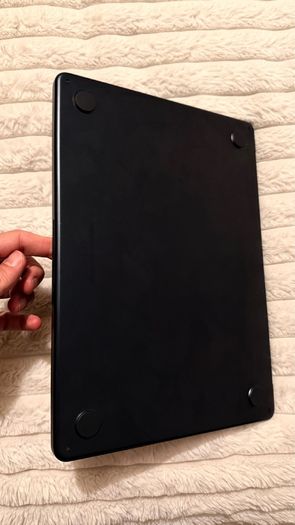 macbook air m2 (2022) excellent condition
