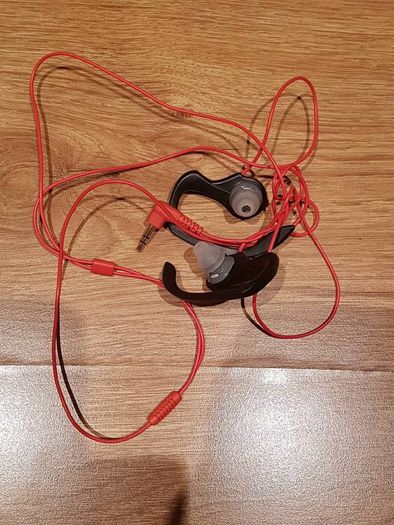 Sports earphones