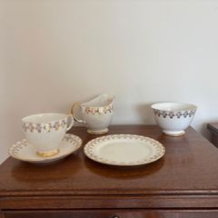 6 piece Queen Anne Bone China Tea Set