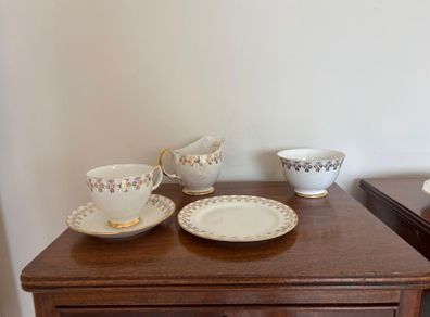 6 piece Queen Anne Bone China Tea Set