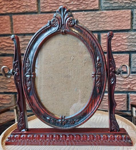 Antique Oval Picture Frame