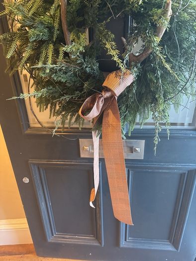 Stunning over 70 cm faux wreath vintage bow and antlers