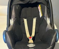 Maxi cosi car seat & isofix