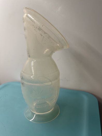 Hakka breast pump  with the suck bottom