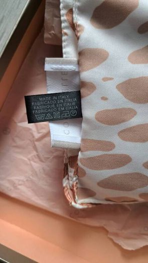Coccinelle scarf