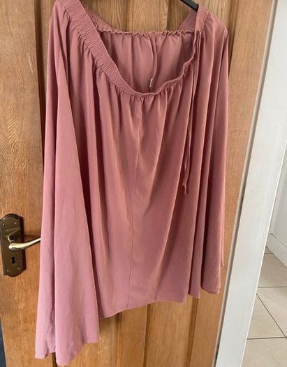 Dusky pink skirt size 22