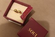 ladies  gold tone ring @Carraig Donn