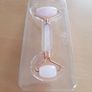 Rose quartz facial roller Image 4