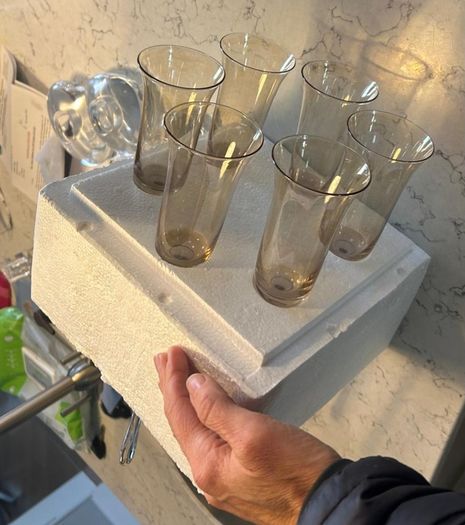 6 Meadows and Byrne champagne flutes, D18