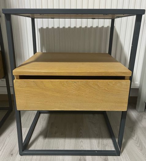 Oak wood bedside table In great condition.