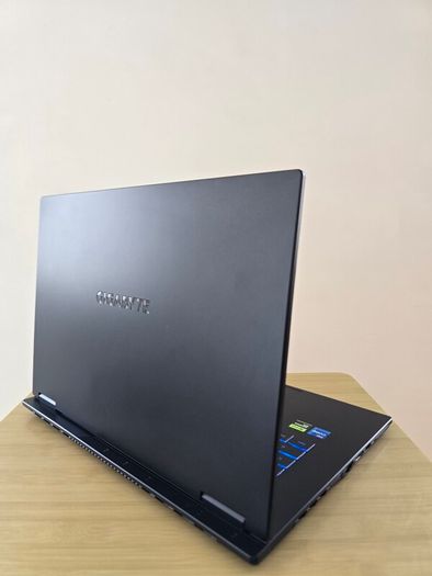 Laptop Gaming Gigabyte A16 RTX 5050 i7-13620H
