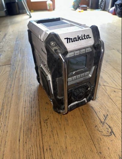 Makita jobsite radio / speaker