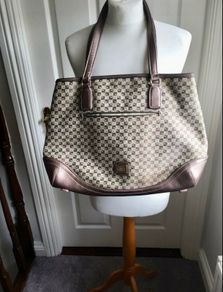 Liz Claiborne Hold-all Handbag