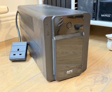 APC Easy UPS 1600VA BVX1600LI - 6 months old, under warranty