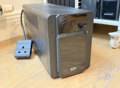 APC Easy UPS 1600VA BVX1600LI - 6 months old, under warranty