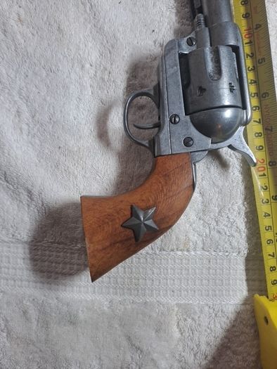 Colt 1873 Replica.