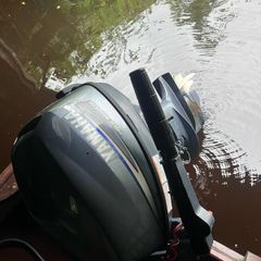 Yamaha 8HP Outboard Engine