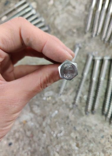 Free screws A2-70 x 66 and A 2 x 58 screws