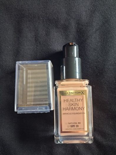 Max Factor Healthy Skin Harmony Liquid Foundation With SPF - Shade - 80 Bronze - Size - 30ml - RRP - 16.95