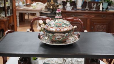 Japanese Kutani / Satsuma-Style Lidded Bowl with Tray