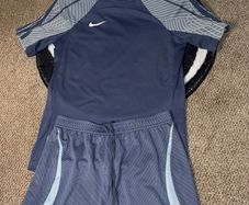 Nike Stride 2 Piece Small Set