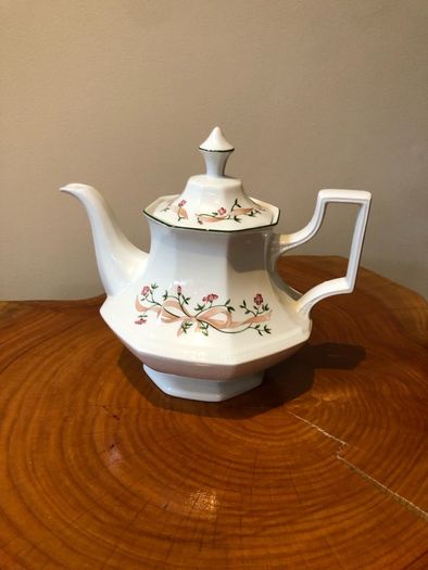 eternal beau coffee pot, tea pot, soup/ vegetable terrine