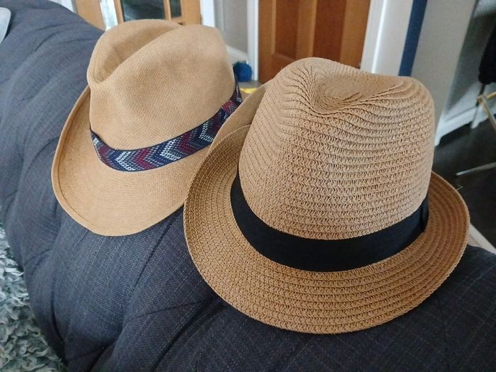 straw hat x 2