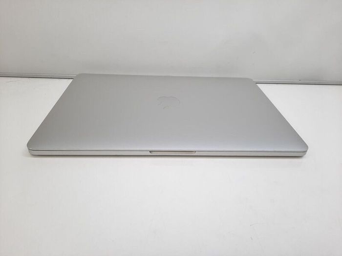 2017 Apple Macbook Pro 13" I5 Cpu 2.30ghz 8gb Ram 128gb Ssd