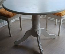 kitchen table and chairs