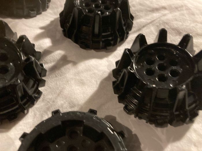 lego hard plastic wheels with cleats and flanges