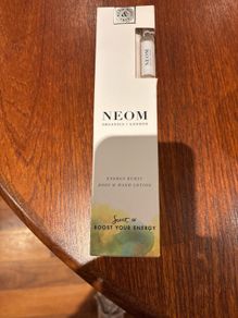 Neom Energy Burst Body and hand Lotion and complimentary energy Burst Pulse Point - Brand new