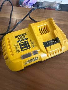 Dewalt Fast Charger