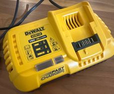 Dewalt Fast Charger