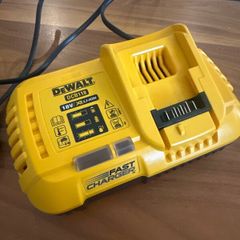 Dewalt Fast Charger