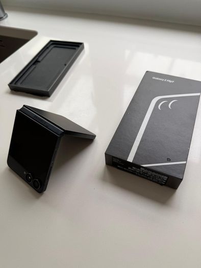 Samsung Galaxy Z Flip 7