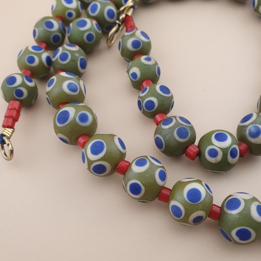 Vintage Venetian Style Thousand Eyes Leaf Green Glass,Blue Eyes Necklace 24 inches