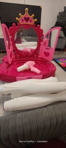 Dressing table with free kitchen