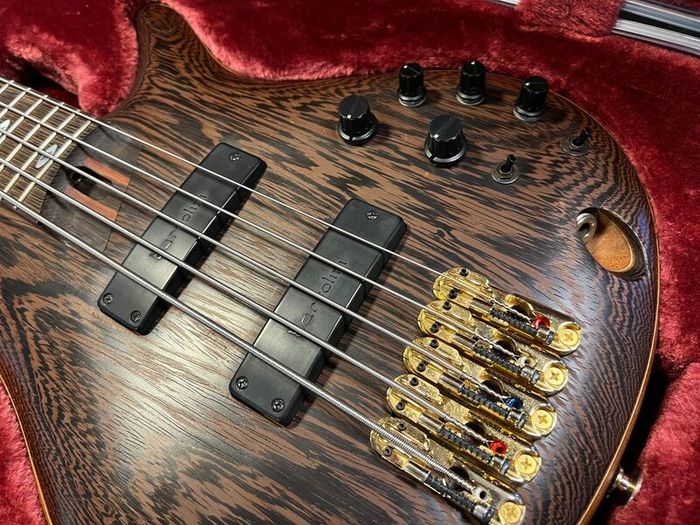 Ibanez SR5005 Prestige 5-string bass