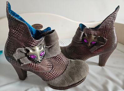 Rare Vintage Irregular Choice Bronze Brown Booties