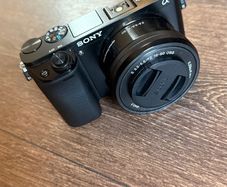 Sony Alpha A6000 16-50mm Black