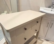 Table / Drawers