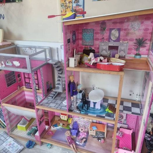 dollhouse