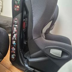 2 x Maxi Cosi Axiss Car Seats
