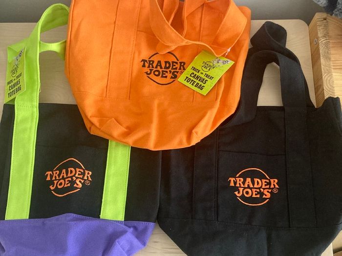 Trader Joes Halloween Limited Edition Mini Tote Bags New