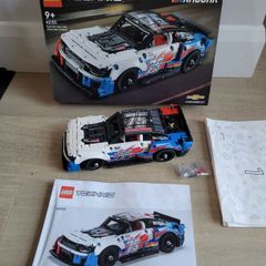 LEGO Technic NASCAR Next Gen Chevrolet Camaro (42153)