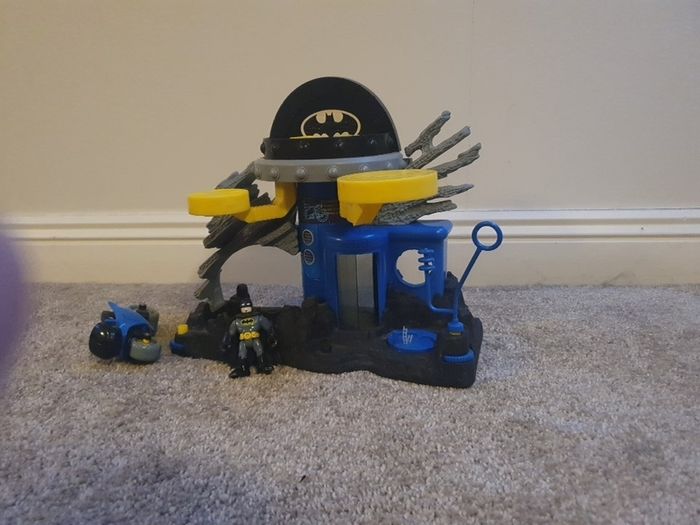 Imaginext batcave
