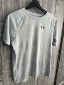 Under Armour Top - XL Boys
