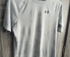 Under Armour Top - XL Boys